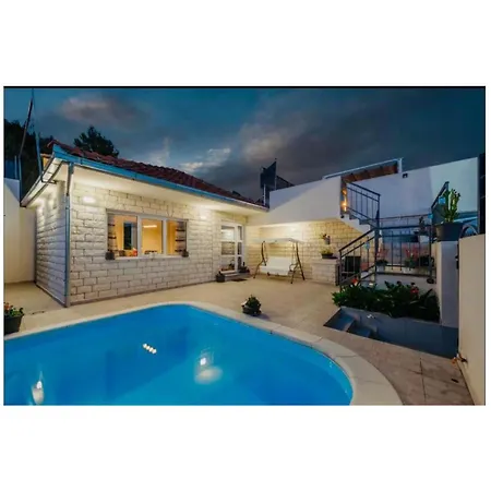 Pasko, Private Pool Near Primosten Villa