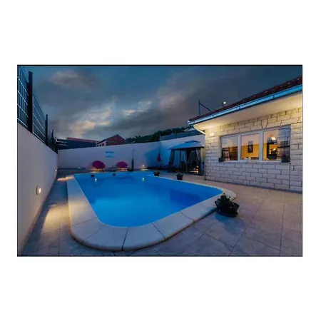 Villa Pasko, Private Pool Near Primosten Krusevo (Sibenik-Knin)